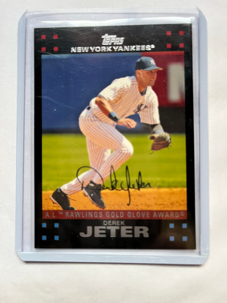 2007 Topps Pre-owned Derek Jeter Baseball Card