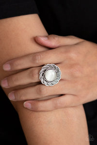 Paparazzi Gardenia Glow - White Ring