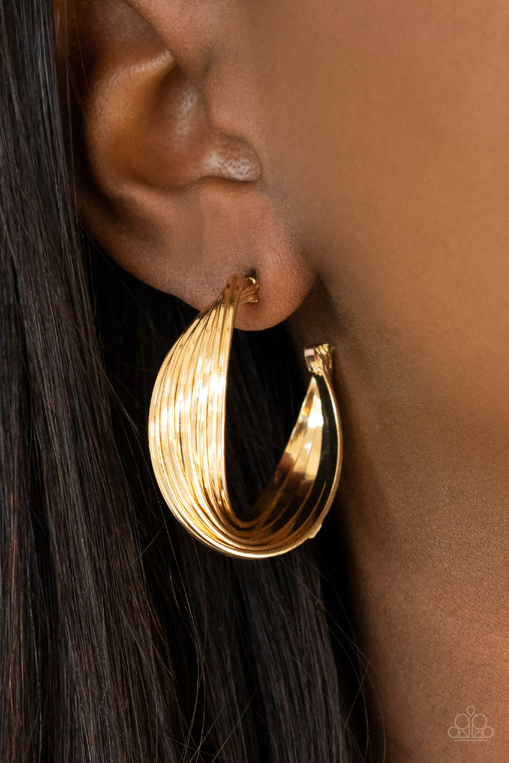 Paparazzi  Curves In All The Right Places - Gold Earrings