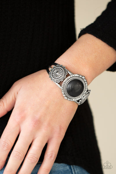 Paparazzi Mojave Motif - Black Bracelet