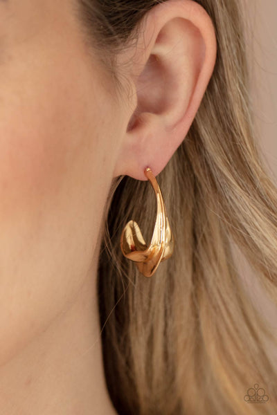 Paparazzi Modern Meltdown - Gold Earrings