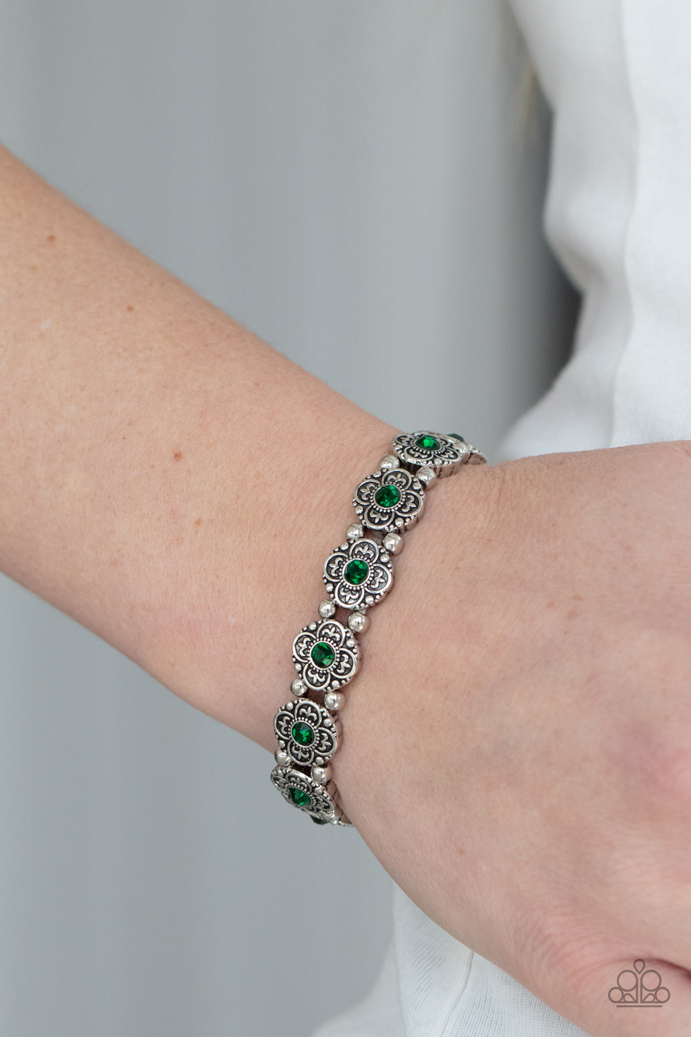 Paparazzi Trés Magnifique - Green Bracelet