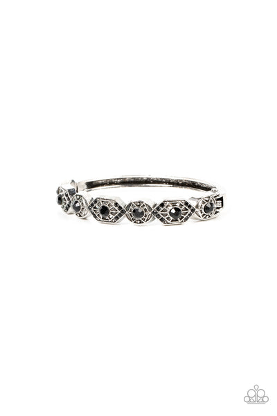 Paparazzi Eye-Opening Opulence - Black Bracelet