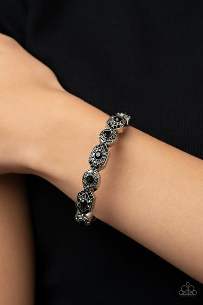 Paparazzi Eye-Opening Opulence - Black Bracelet