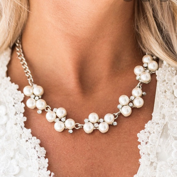 Paparazzi Necklace ~ Put On Your Party Dress - White – Paparazzi Jewelry |  Online Store | DebsJewelryShop.com